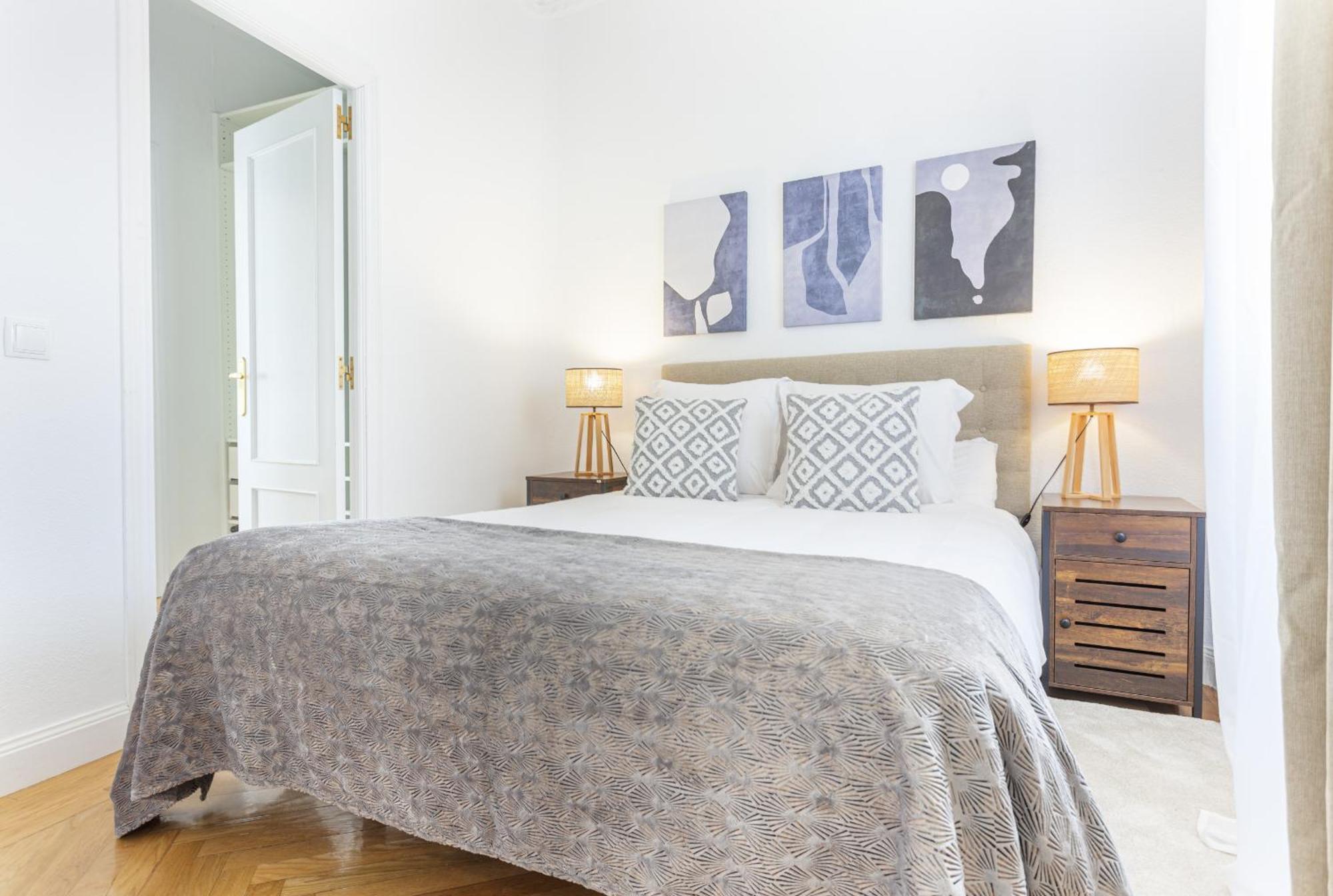 Apartamento Santa Ana Place En Madrid Esterno foto
